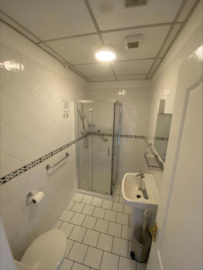 Twin Room with Shower,1483165319:JPEG